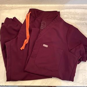 Figs Deep Purple Catrina scrub top Large, Zamora jogger size Large Petite